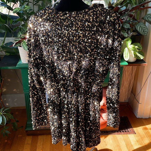 Endless Rose sequin romper- NEW - Picture 5 of 5